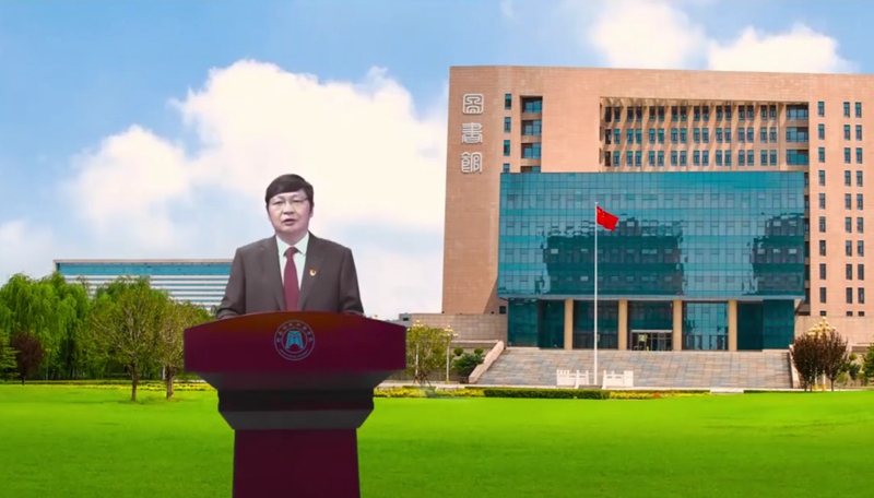 校长李学志安排部署疫情防控和新学期工作